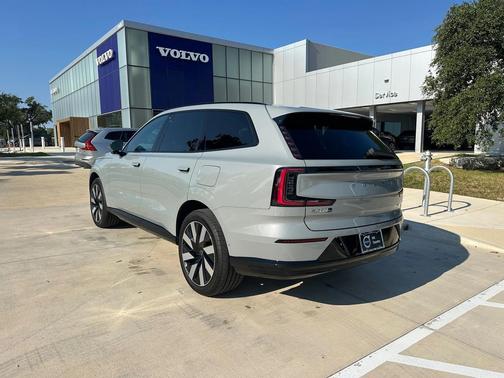 2025 Volvo EX90 Twin Motor Plus