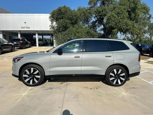 2025 Volvo EX90 Twin Motor Plus