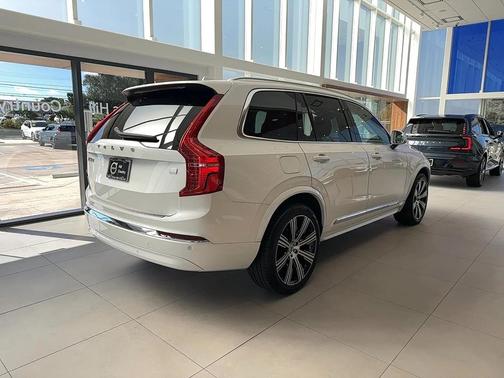 2024 Volvo XC90 Recharge Plug-In Hybrid T8 Core Bright Theme