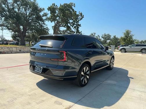 2025 Volvo EX90 Twin Motor Performance Ultra