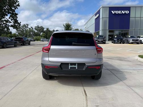 Aurora Silver 2026 Volvo XC40 Plus, B5 AWD Gas (mild hybrid), Dark