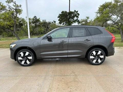 2024 Volvo XC60 Recharge Plug-In Hybrid T8 Plus Dark Theme