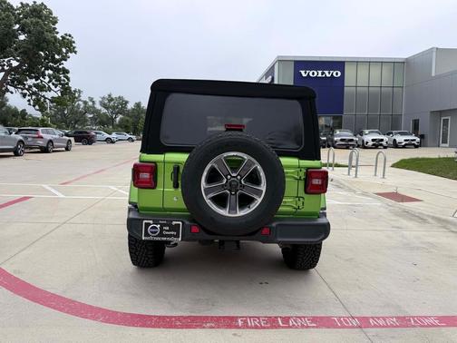 Mojito! Clearcoat 2018 Jeep Wrangler Unlimited Sahara