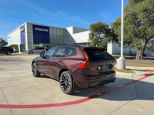 2026 Volvo XC60 B5 Ultra