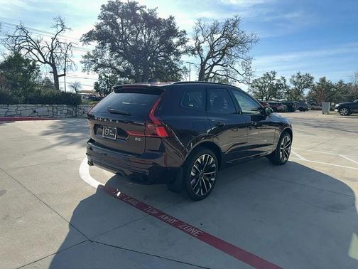 2026 Volvo XC60 B5 Ultra