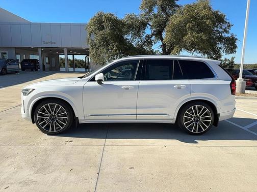 2025 Volvo XC90 B6 Ultra