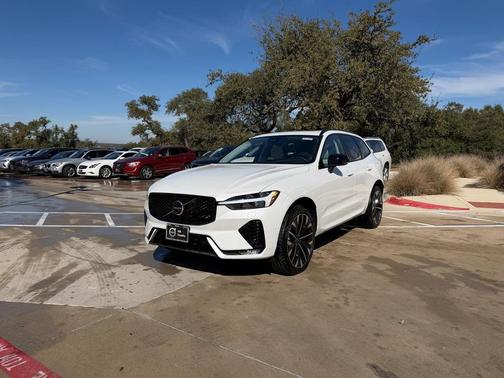 2026 Volvo XC60 B5 Ultra