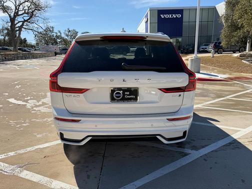 2026 Volvo XC60 B5 Ultra