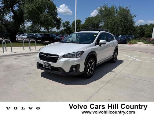 Crystal White Pearl 2018 Subaru Crosstrek 2.0i Premium