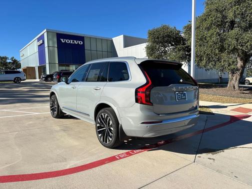 2026 Volvo XC90 B5 Ultra 7-Seater