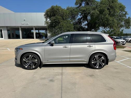 2025 Volvo XC90 B6 Ultra