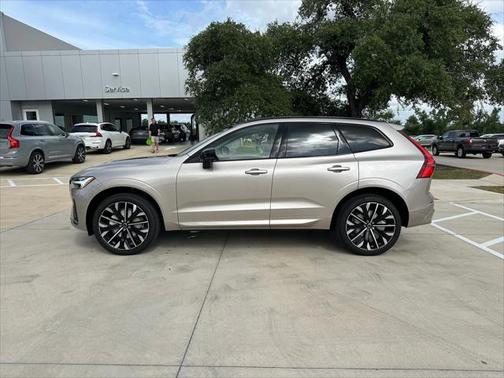 2026 Volvo XC60 B5 Ultra