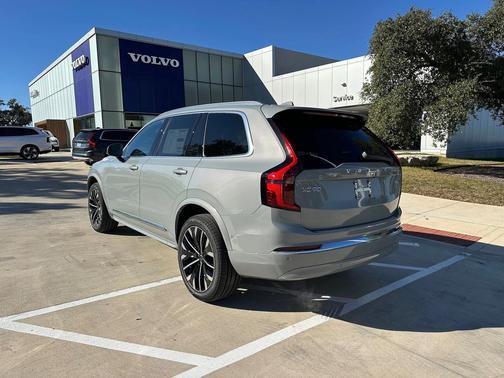 2026 Volvo XC90 B6 Plus 7-Seater