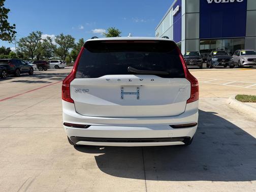 2023 Volvo XC90 Recharge Plug-In Hybrid T8 Plus Dark Theme 7-Seater