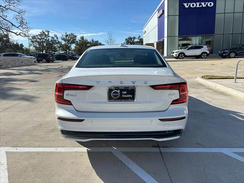 2025 Volvo S60 B5 Plus