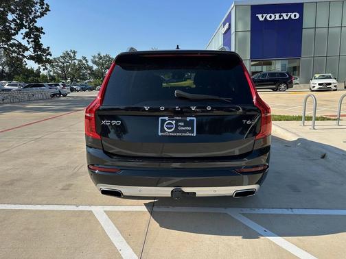 2017 Volvo XC90 T6 Momentum