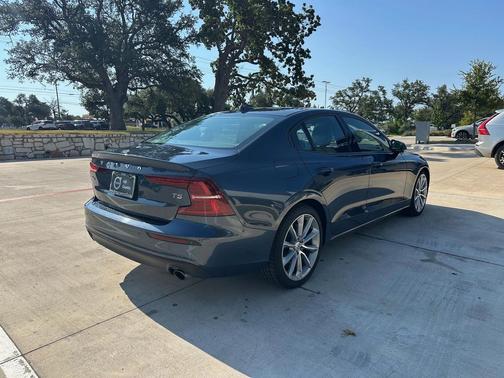 2020 Volvo S60 T5 Momentum