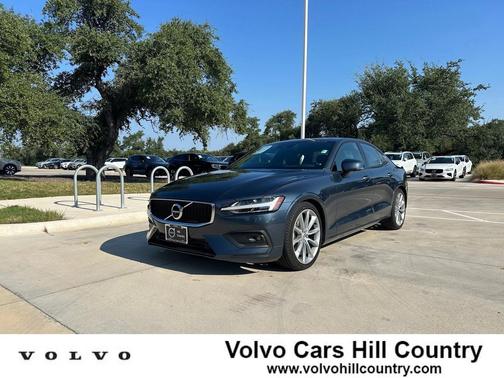2020 Volvo S60 T5 Momentum