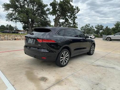 2019 Jaguar F-PACE 30t Prestige