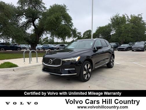 Onyx Black Metallic 2023 Volvo XC60 Recharge Plug-In Hybrid T8 Plus Bright Theme