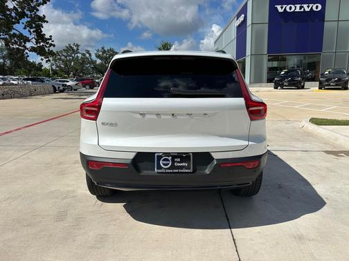 Crystal White Pearl 2025 Volvo EX40 Core, Twin Motor, Fully electric
