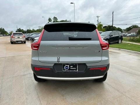 2024 Volvo XC40 B5 Core Bright Theme
