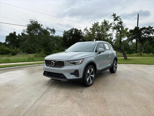 2024 Volvo XC40 B5 Core Bright Theme