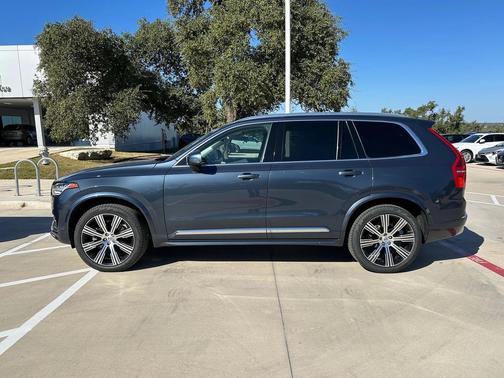 2022 Volvo XC90 T6 Inscription