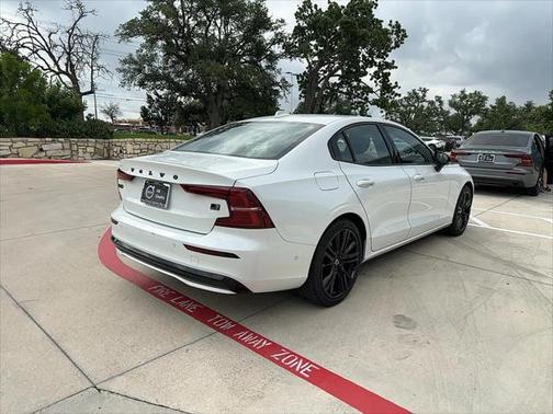 2024 Volvo S60 Recharge Plug-In Hybrid T8 Ultimate Black Edition