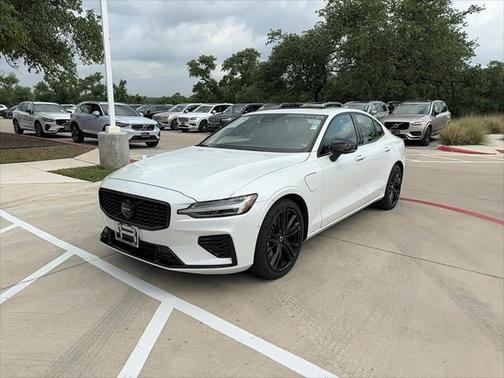 2024 Volvo S60 Recharge Plug-In Hybrid T8 Ultimate Black Edition