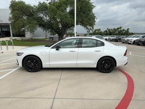 2024 Volvo S60 Recharge Plug-In Hybrid T8 Ultimate Black Edition