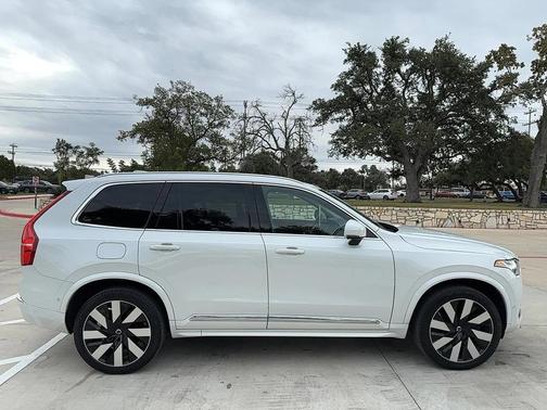 2023 Volvo XC90 Recharge Plug-In Hybrid T8 Plus 6-Seater
