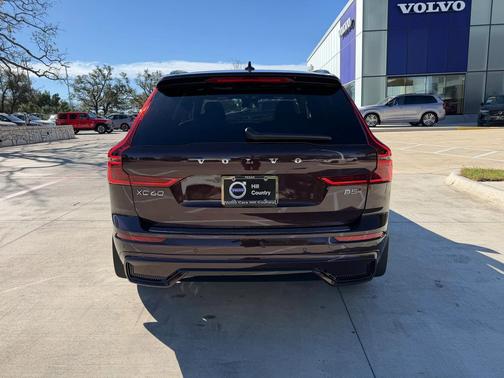 2026 Volvo XC60 B5 Plus