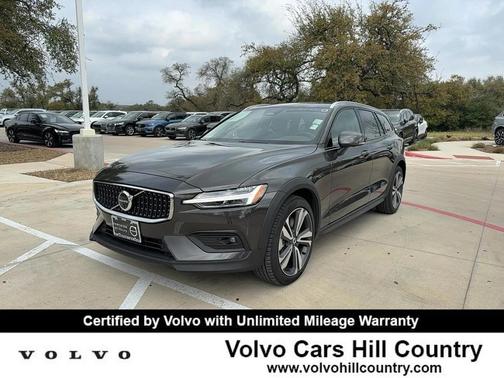 2025 Volvo V60 Cross Country Plus, B5 AWD Gas (mild hybrid)