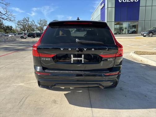 2025 Volvo XC60 B5 Ultra