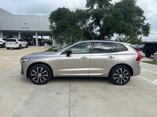 2024 Volvo XC60 B5 Plus Dark Theme