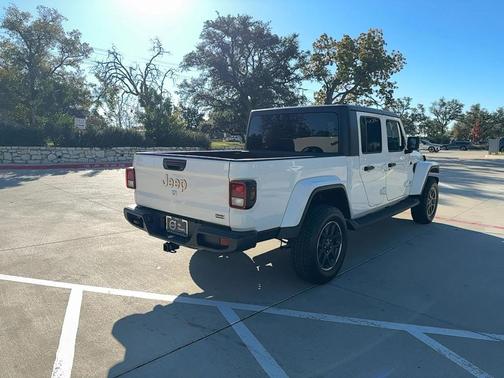 2022 Jeep Gladiator Overland