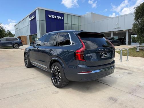 Denim Blue Metallic 2025 Volvo XC90 Plug-In Hybrid T8 Plus 6-Seater