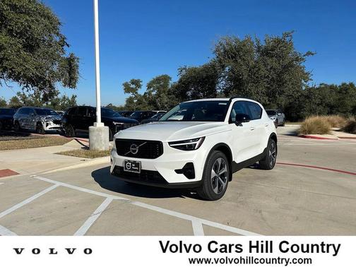 2026 Volvo XC40 B5 Plus