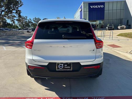 2026 Volvo XC40 B5 Plus