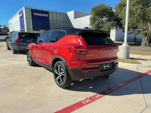2019 Volvo XC40 T5 R-Design