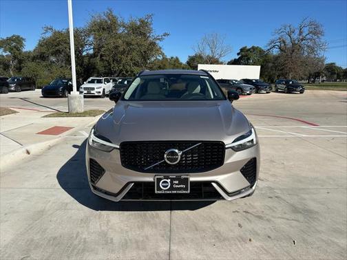 2025 Volvo XC60 Plus