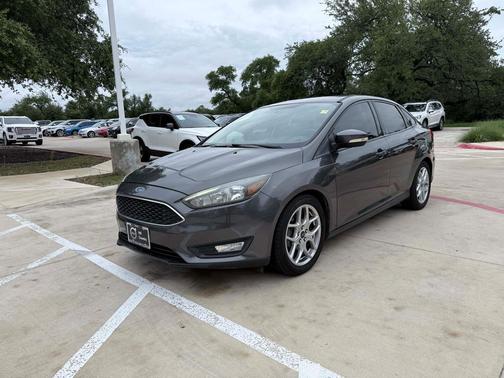 Magnetic 2015 Ford Focus SE