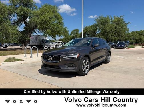 2025 Volvo V60 Cross Country Plus, B5 AWD Gas (mild hybrid)
