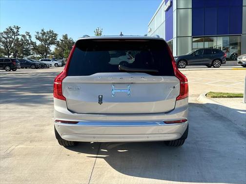 2025 Volvo XC90 B6 Plus 6-Seater