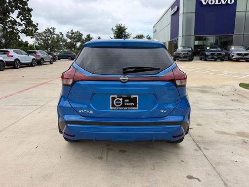 Electric Blue Metallic 2024 Nissan Kicks SV
