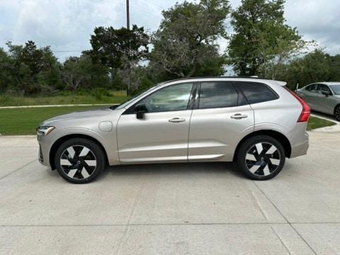 2024 Volvo XC60 Recharge Plug-In Hybrid T8 Plus Dark Theme