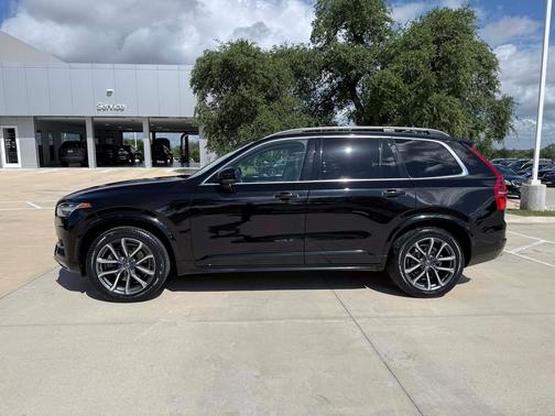 Onyx Black 2019 Volvo XC90 T5 Momentum