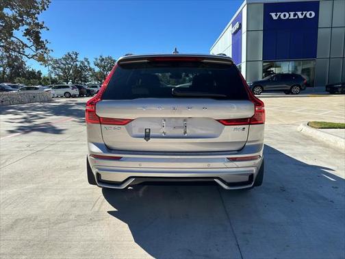 2025 Volvo XC60 Core