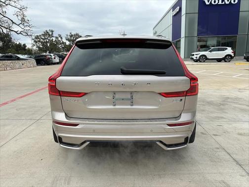 2025 Volvo XC60 B5 Ultra